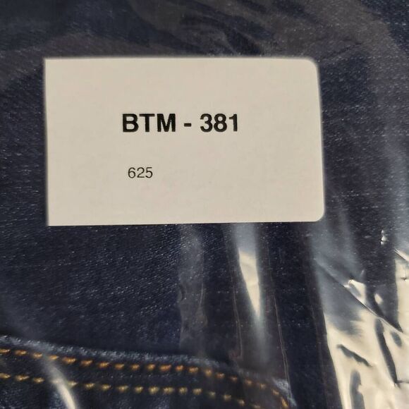 Old Navy The Flirt Women’s Bootcut Jeans Size 20 Regular Medium Wash Stretch - Picture 6 of 6